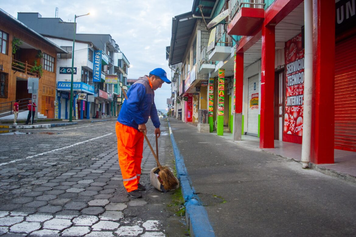 Puyo limpio y ordenado con el barrido de la ciudad